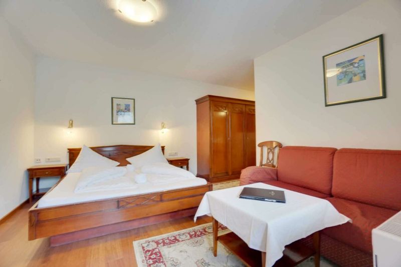 Bedroom with double bed in apartment type A