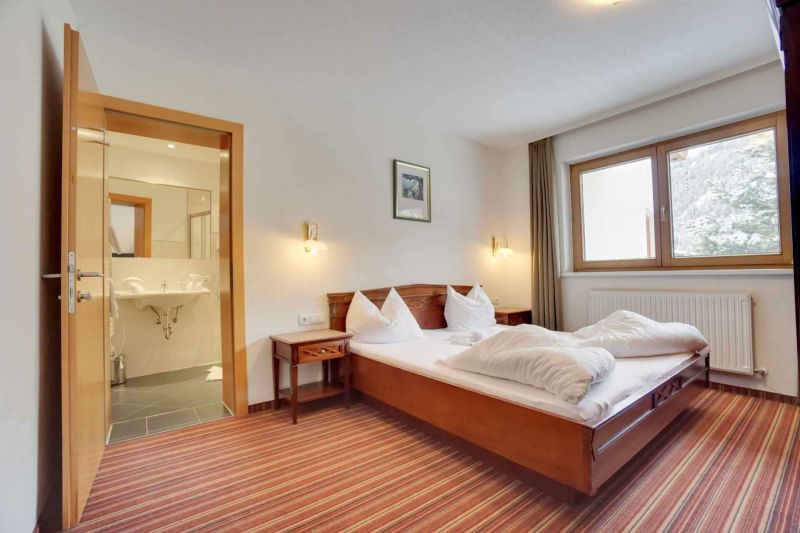 Schlafzimmer mit Doppelbett Apartment Typ D