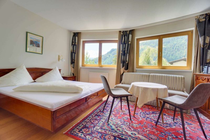 Wohnschlafzimmer mit Doppelbett Familienzimmer Typ E