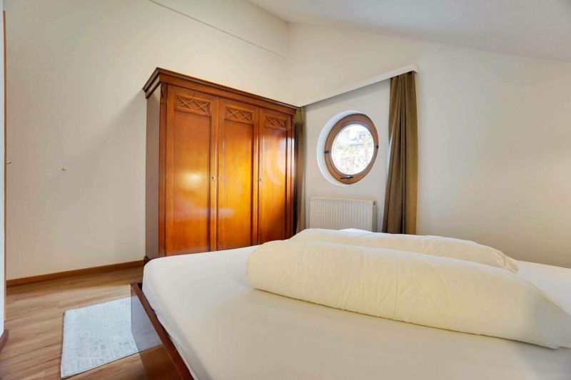 Bedroom with double bed in apartment type C